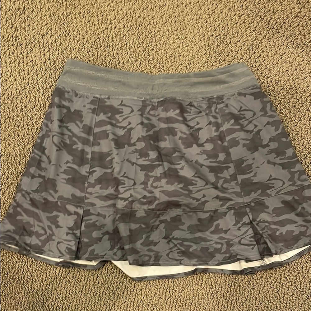 Tasc grey camo skirt